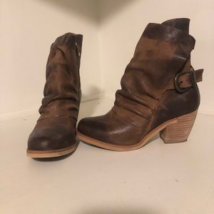 Antelope booties- lightly worn